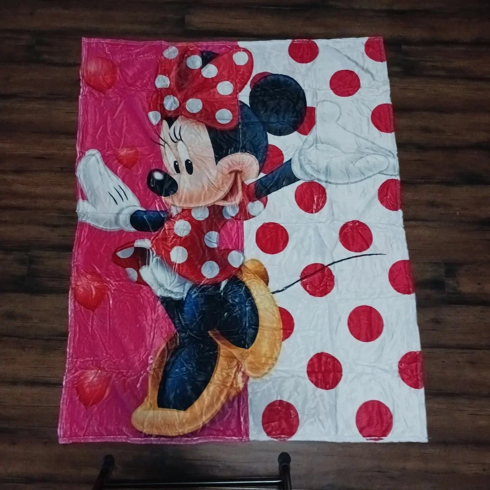 Disney Minnie Mouse Polka Dot Fleece Throw Blanket Pink White Red 50x40